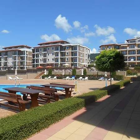 Aqua Dreams Aparthotel